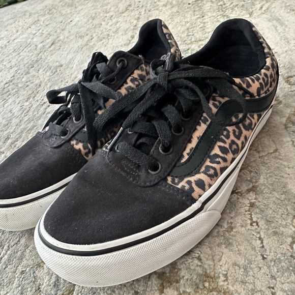 Vans Shoes - Women’s size 8 Vans